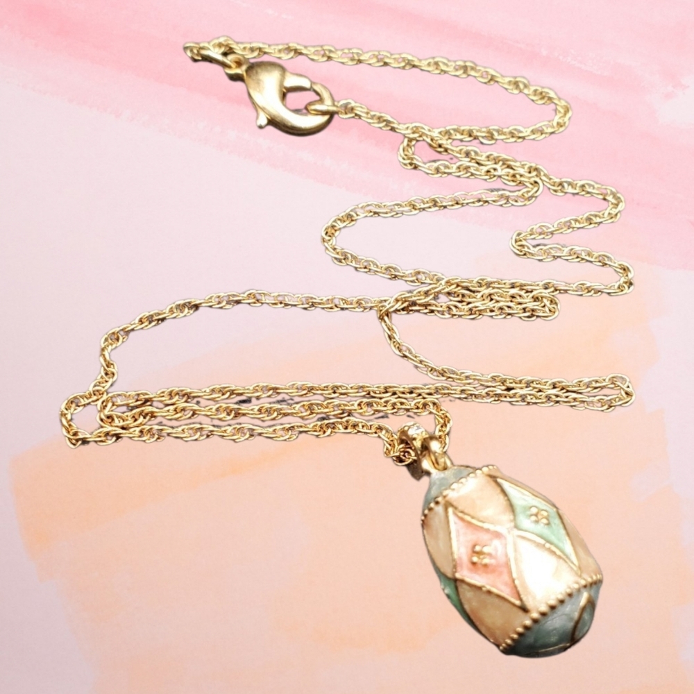 Vintage Avon  Enamel Egg Pendant Necklace